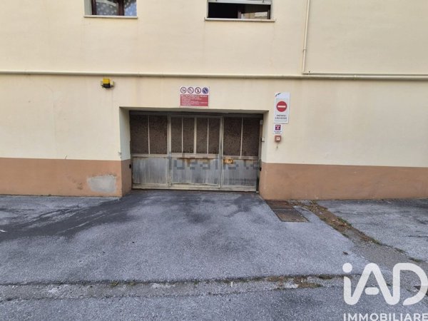 locale di sgombero in vendita a Loreto in zona Grotte