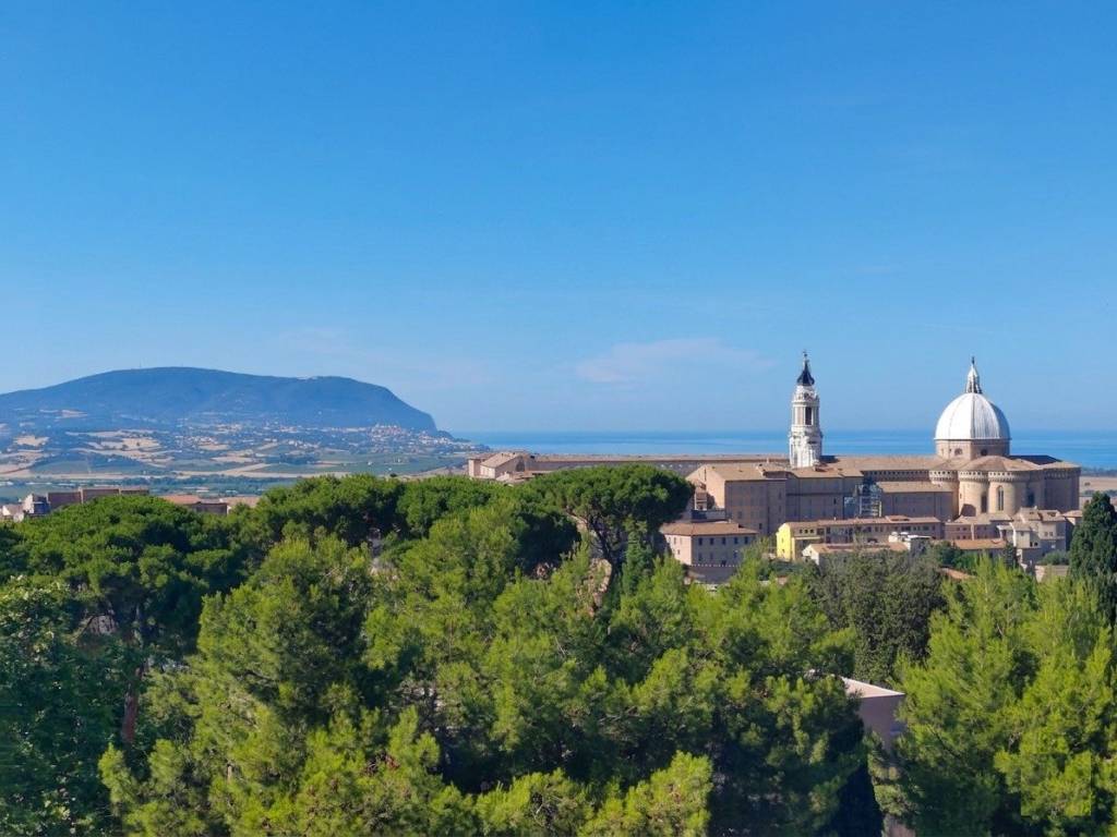 appartamento in vendita a Loreto