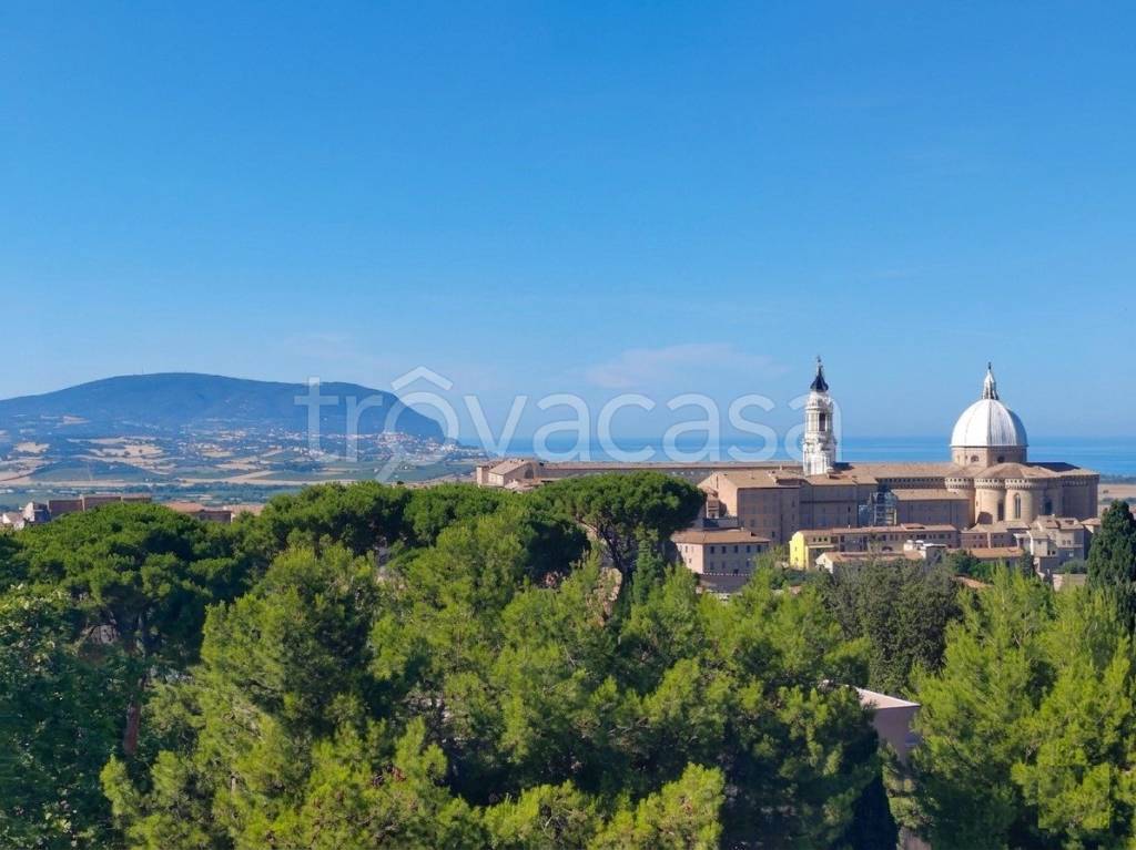 appartamento in vendita a Loreto