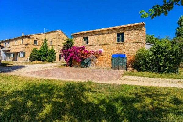casa indipendente in vendita a Loreto in zona Villa Musone