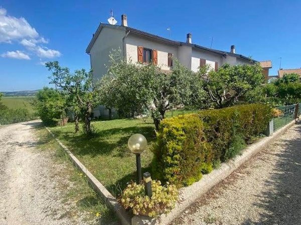 appartamento in vendita a Loreto in zona Grotte