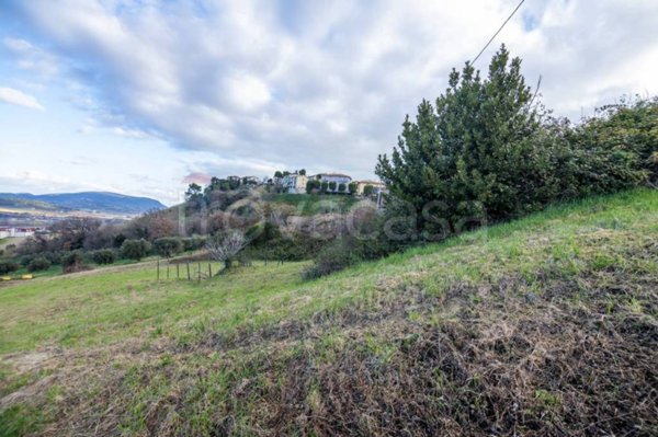 casa indipendente in vendita a Loreto