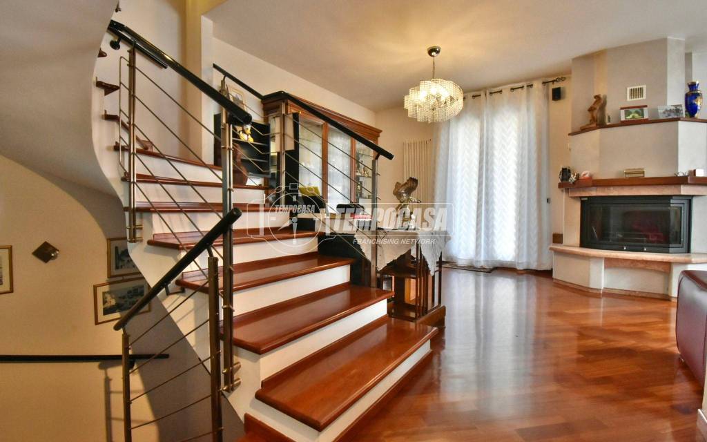 casa indipendente in vendita a Loreto in zona Villa Musone