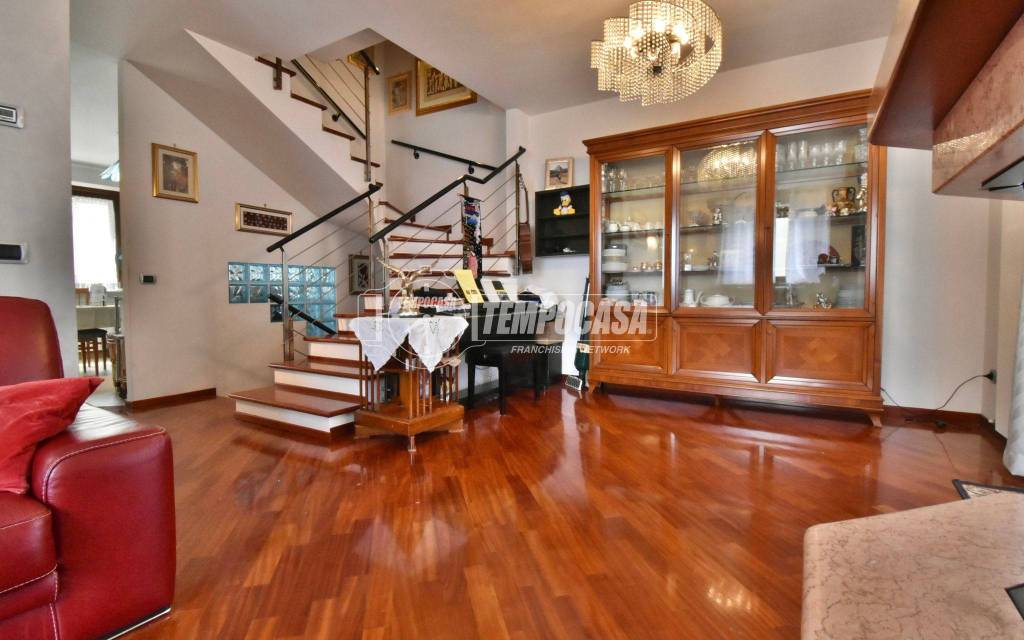casa indipendente in vendita a Loreto in zona Villa Musone