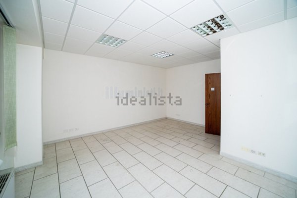 ufficio in vendita a Loreto in zona Villa Musone