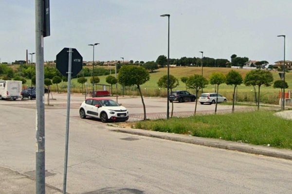 terreno agricolo in vendita a Loreto in zona Grotte