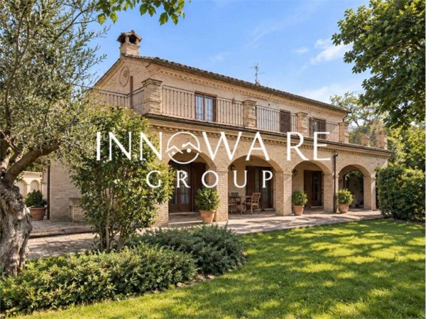casa indipendente in vendita a Loreto in zona Villa Musone