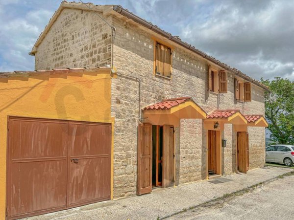 casa indipendente in vendita a Maiolati Spontini in zona Moie