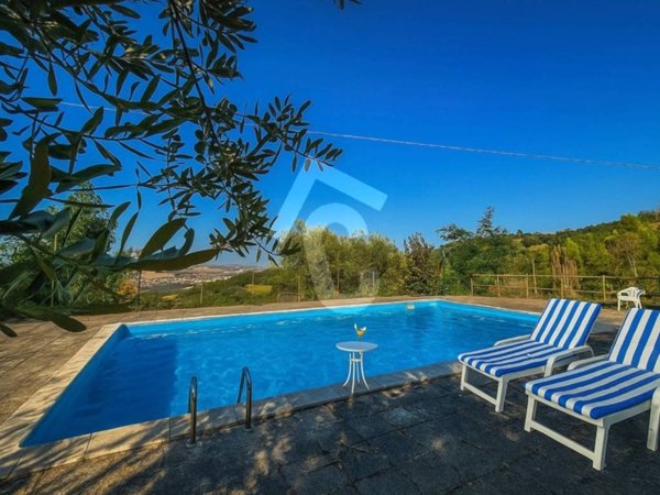 casa indipendente in vendita a Maiolati Spontini