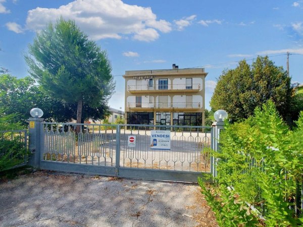 capannone in vendita a Maiolati Spontini in zona Scorcelletti