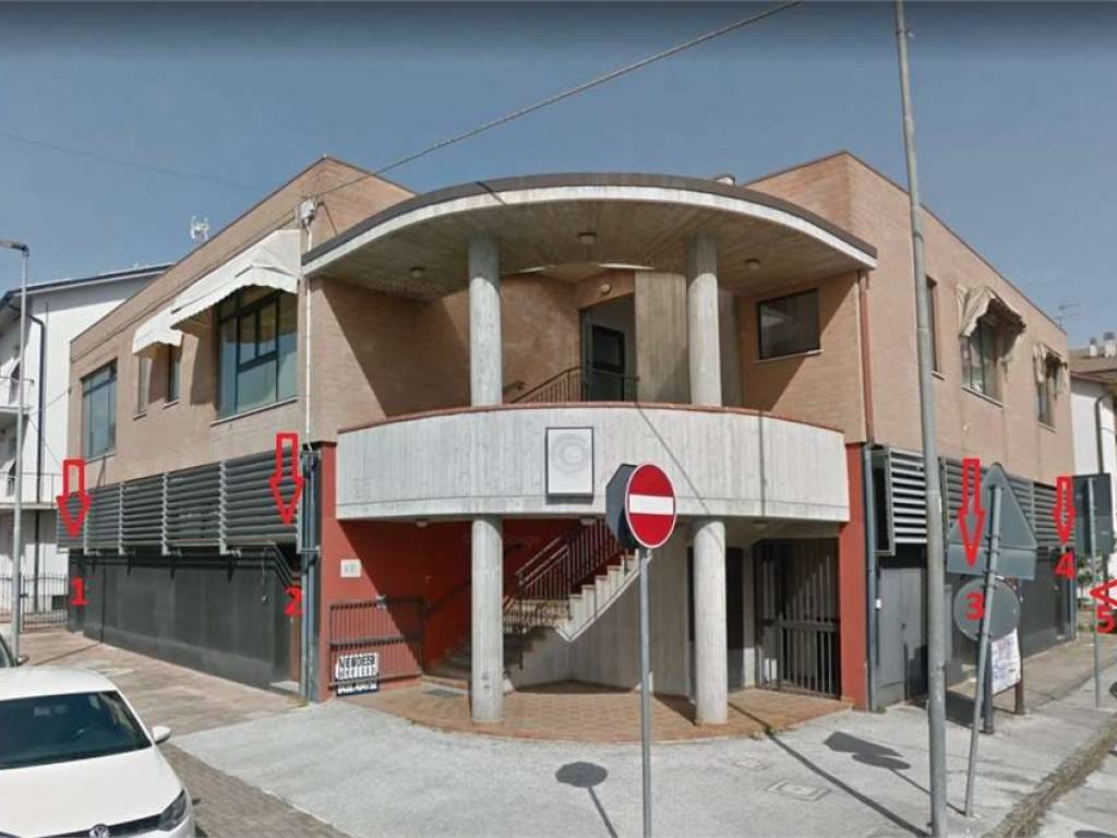 ufficio in vendita a Maiolati Spontini in zona Moie