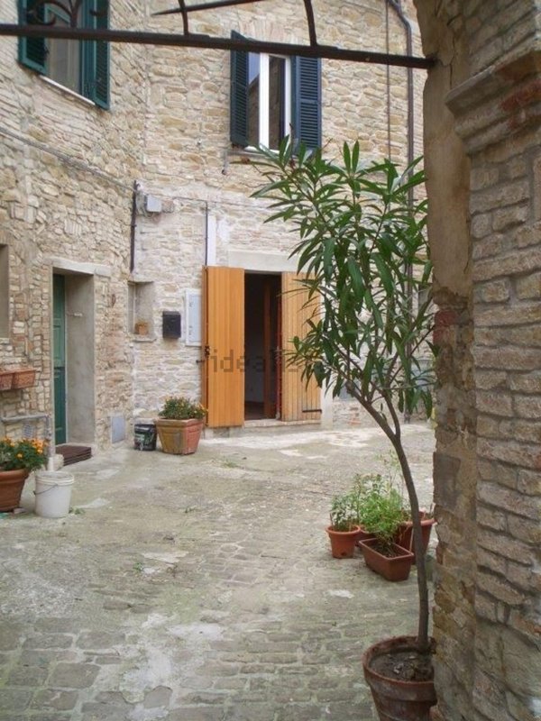 pentavano in vendita a Maiolati Spontini