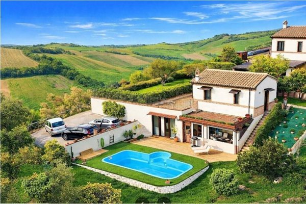 casa indipendente in vendita a Maiolati Spontini in zona Moie