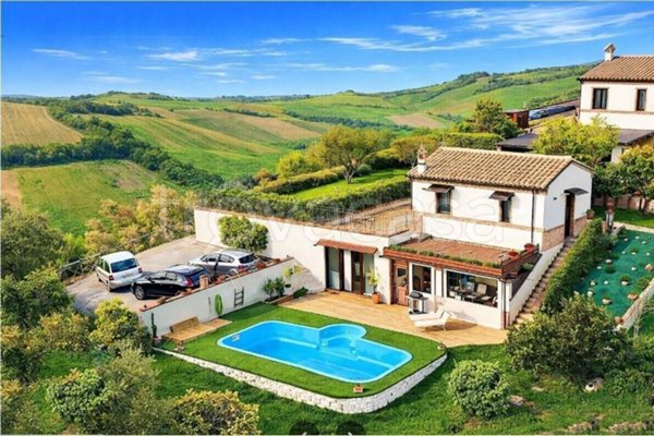 casa indipendente in vendita a Maiolati Spontini in zona Moie