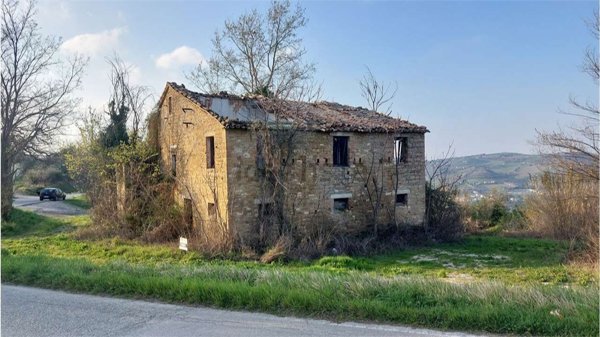 casale in vendita a Maiolati Spontini in zona Scisciano