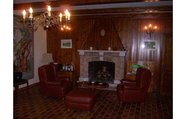 casa indipendente in vendita a Mergo