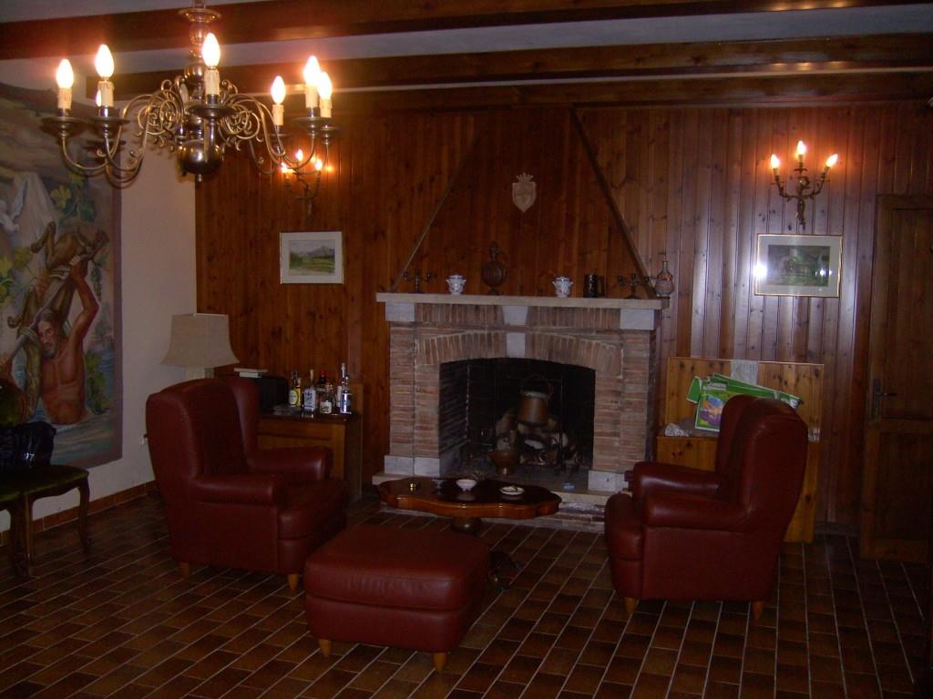 casa indipendente in vendita a Mergo