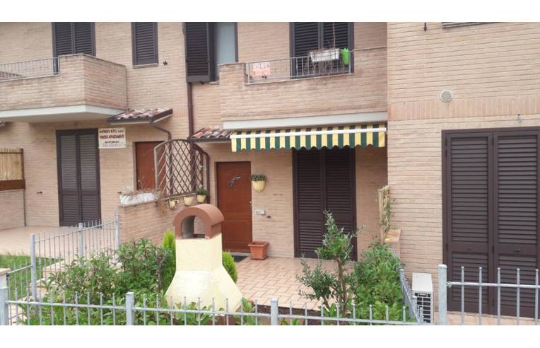 casa indipendente in vendita a Mergo