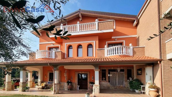 casa indipendente in vendita a Monsano