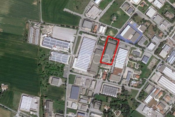 locale commerciale in vendita a Monsano