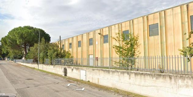 locale commerciale in vendita a Monsano
