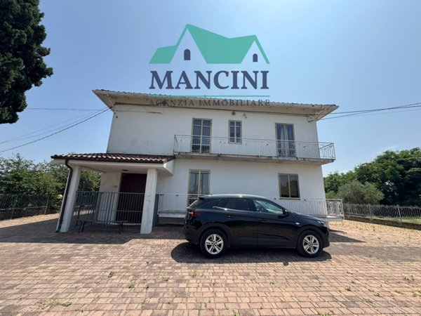 casa indipendente in vendita a Monsano