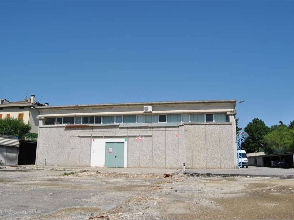 terreno edificabile in vendita a Monsano