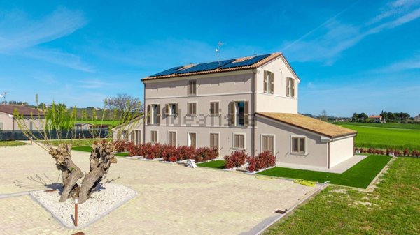 casale in vendita a Monsano