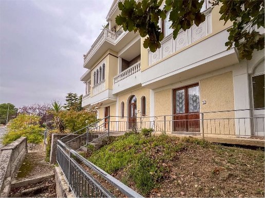 appartamento in vendita a Monsano in zona Santa Maria