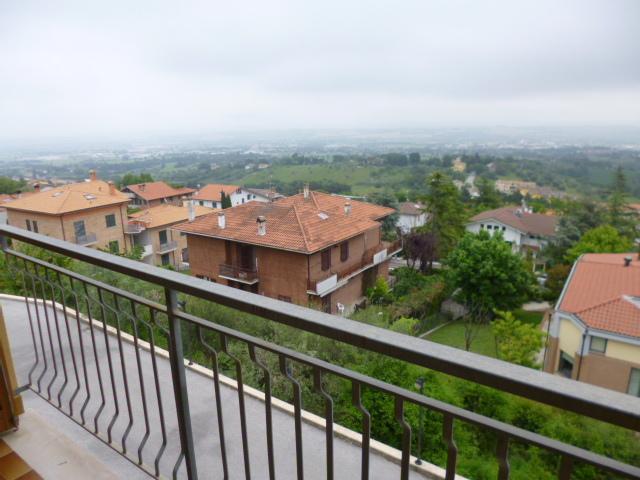 appartamento in vendita a Monsano in zona Santa Maria