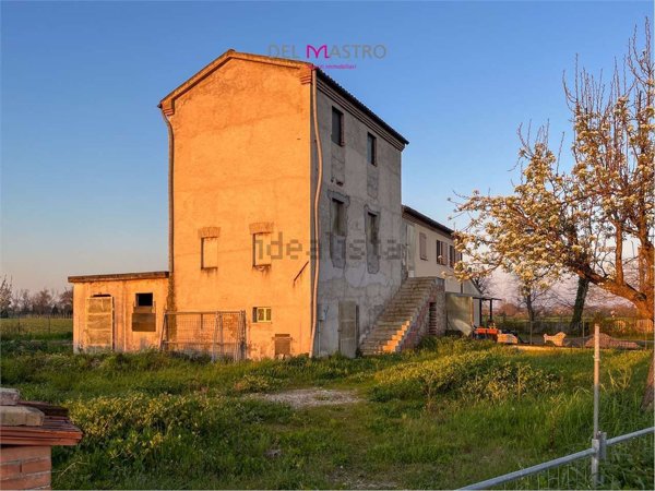 casa indipendente in vendita a Monsano