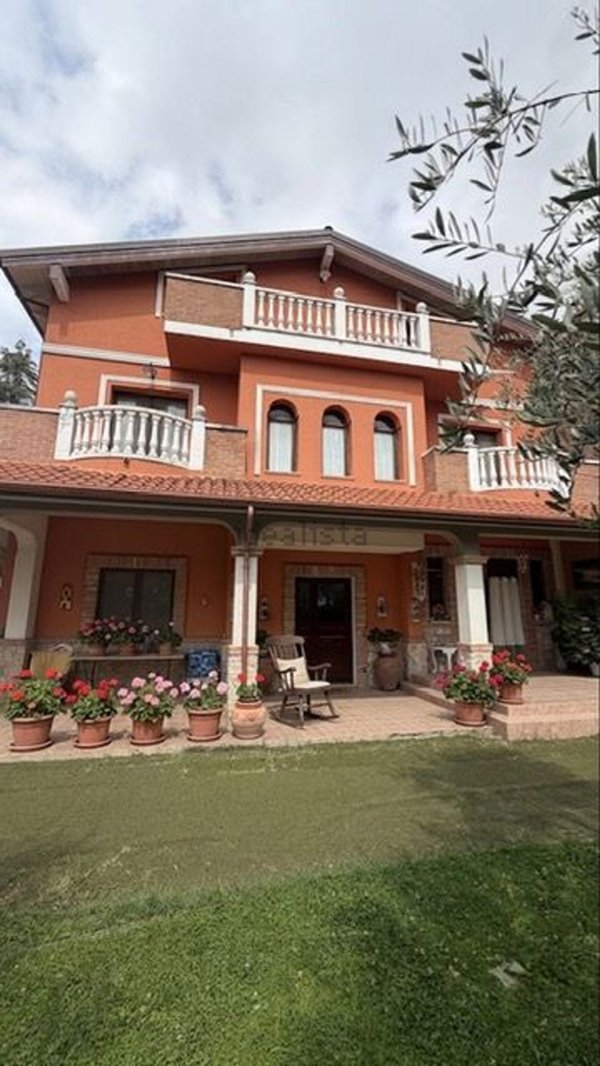 casa indipendente in vendita a Monsano in zona Santa Maria