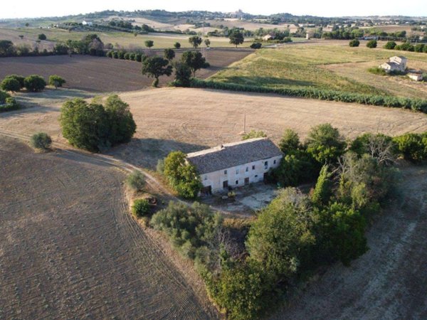 casale in vendita a Monsano in zona Santa Maria