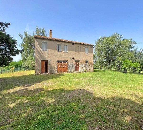 casa indipendente in vendita a Montecarotto