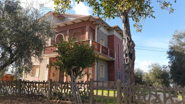 casa indipendente in vendita a Montecarotto