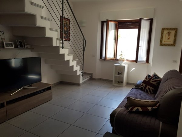 casa indipendente in vendita a Montecarotto