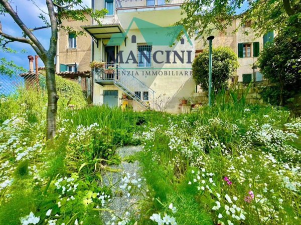 casa indipendente in vendita a Montecarotto