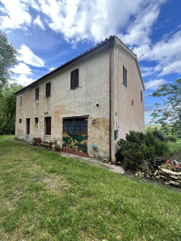 casa indipendente in vendita a Montecarotto