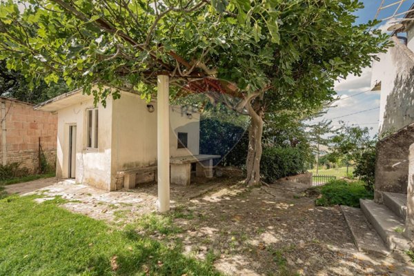 casa indipendente in vendita a Montecarotto
