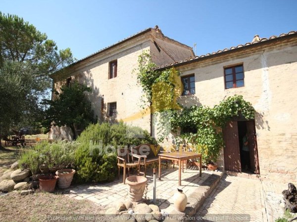 casa indipendente in vendita a Montecarotto