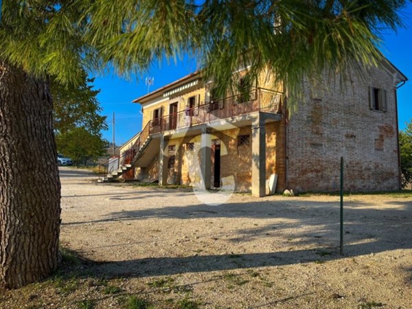 casa indipendente in vendita a Montecarotto