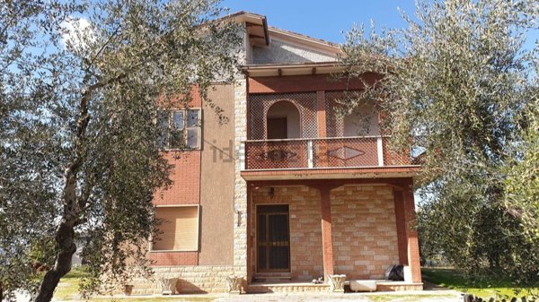 casa indipendente in vendita a Montecarotto