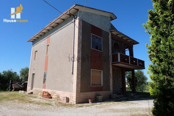 casa indipendente in vendita a Montecarotto