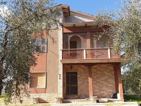 casa indipendente in vendita a Montecarotto