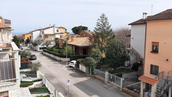 villa in vendita a Montemarciano in zona Marina