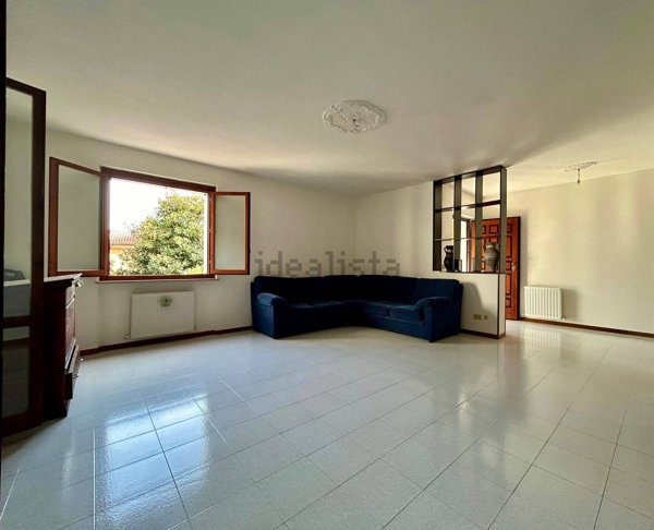appartamento in vendita a Montemarciano in zona Marina