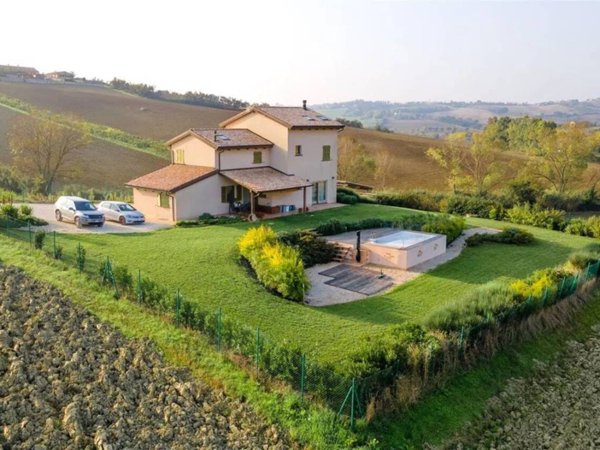 casa indipendente in vendita a Montemarciano