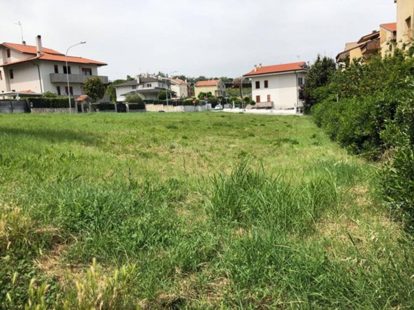 bifamiliare in vendita a Montemarciano