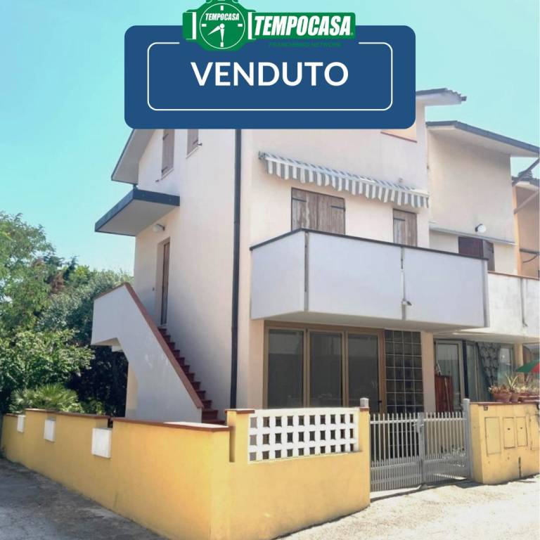 casa indipendente in vendita a Montemarciano in zona Marina