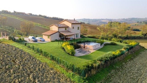 casa indipendente in vendita a Montemarciano